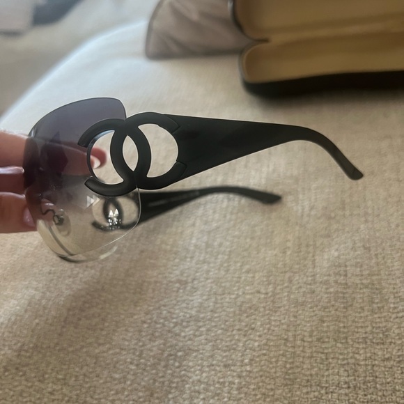 CHANEL CC Monogram Oversized Shield Sunglasses - Picture 3 of 7